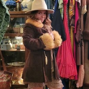 Meet your Posher, Suzanne